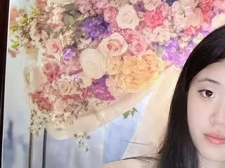 Shows naked WangYuting